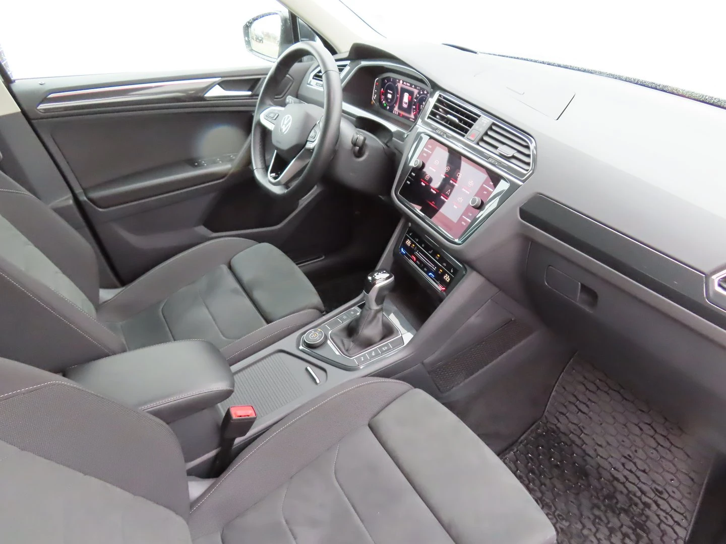 VW Tiguan Elegance 2.0 TDI SCR 4MOTION DSG | Mobile.bg � ����������� 6