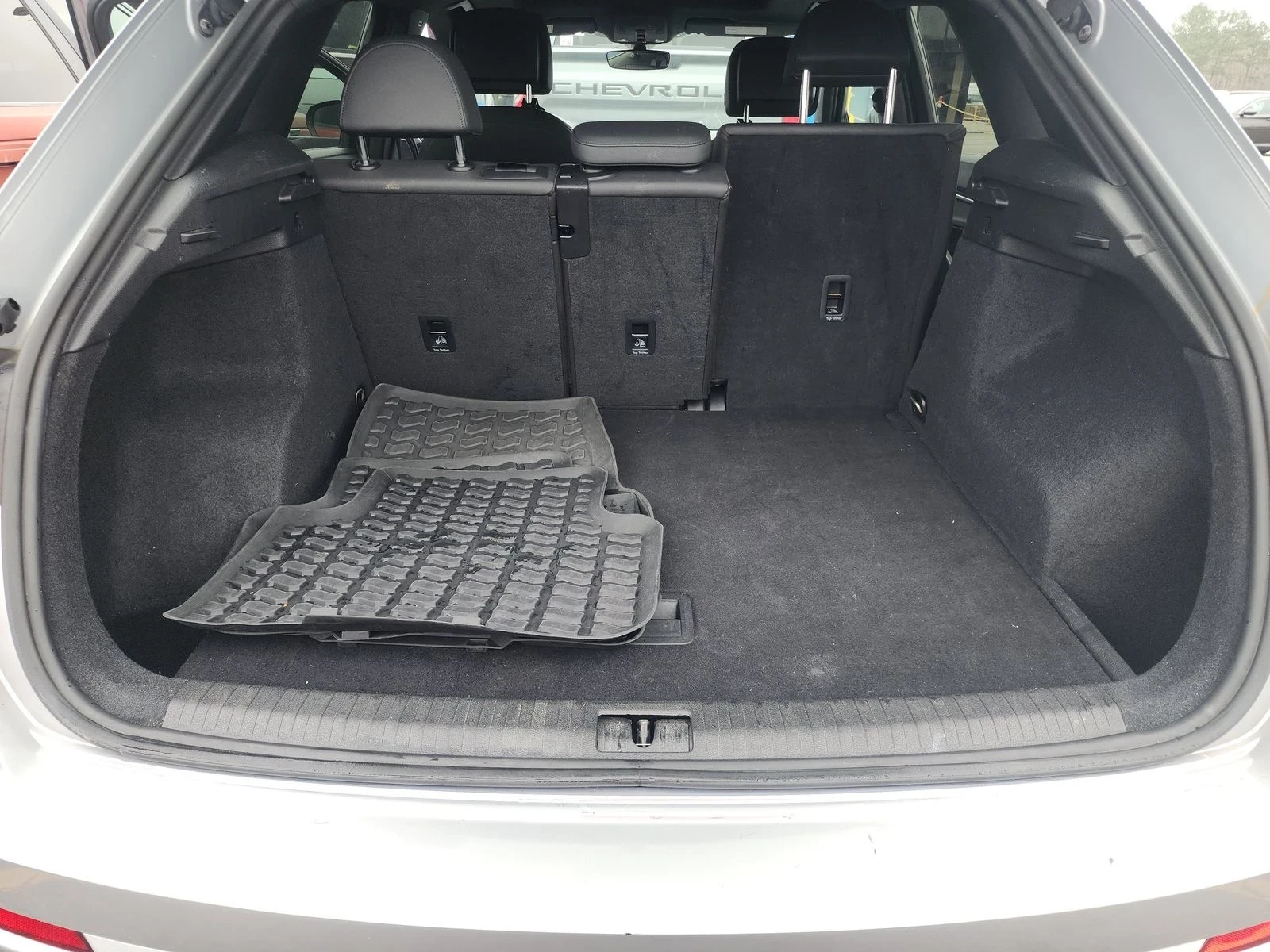 Audi Q3 2.0T Premium, снимка 17 - Автомобили и джипове - 53716799