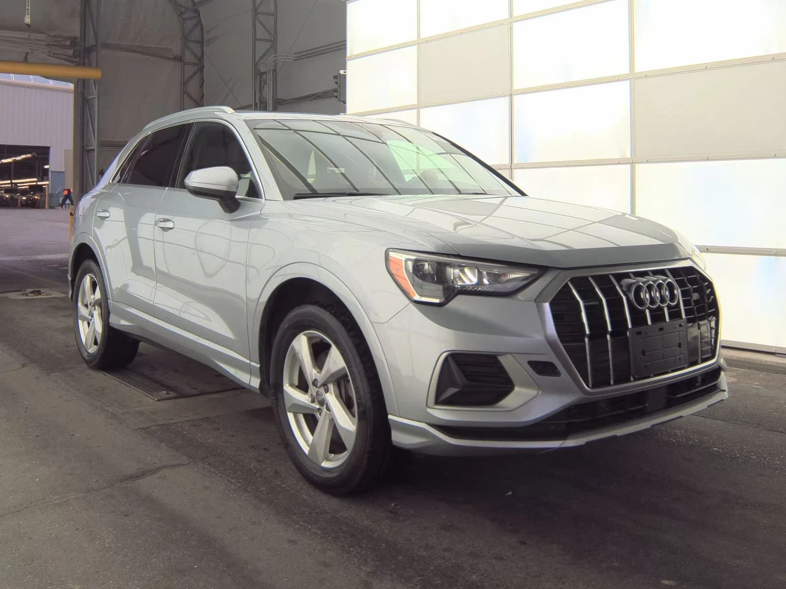 Audi Q3 2.0T Premium - изображение 3