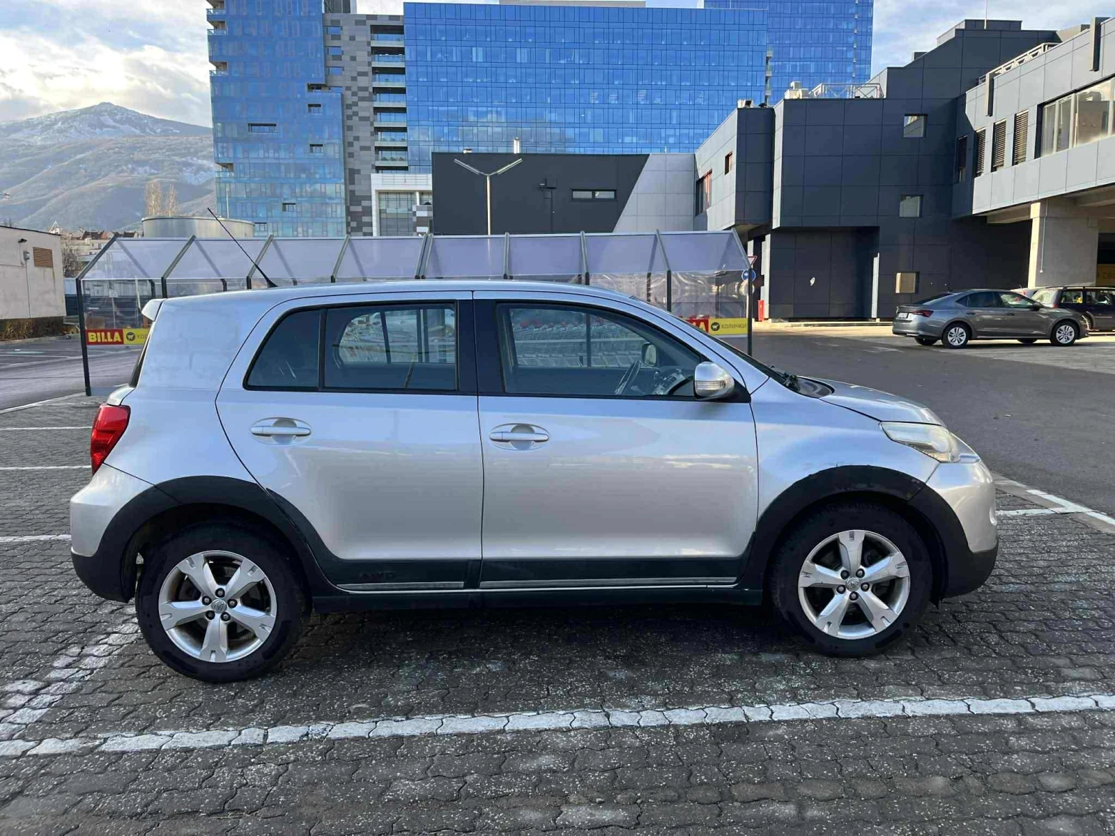 Toyota Urban Cruiser, снимка 6 - Автомобили и джипове - 53942680