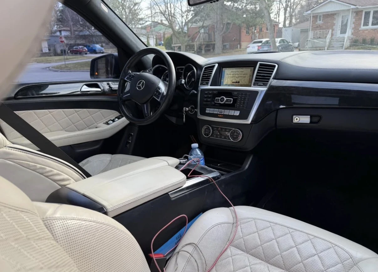 Mercedes-Benz GL 350 D / AMG / DESIGNO / 360* CAMERA / CARFAX / 7 МЕСТА, снимка 5 - Автомобили и джипове - 54490754