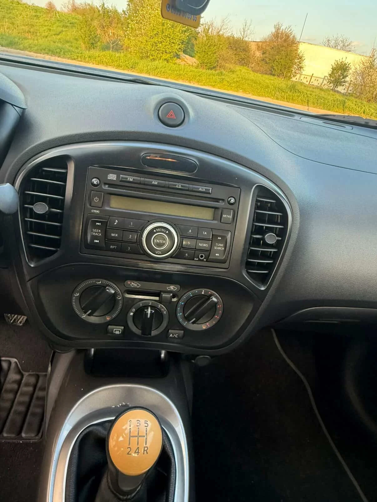 Nissan Juke, снимка 8 - Автомобили и джипове - 54512367