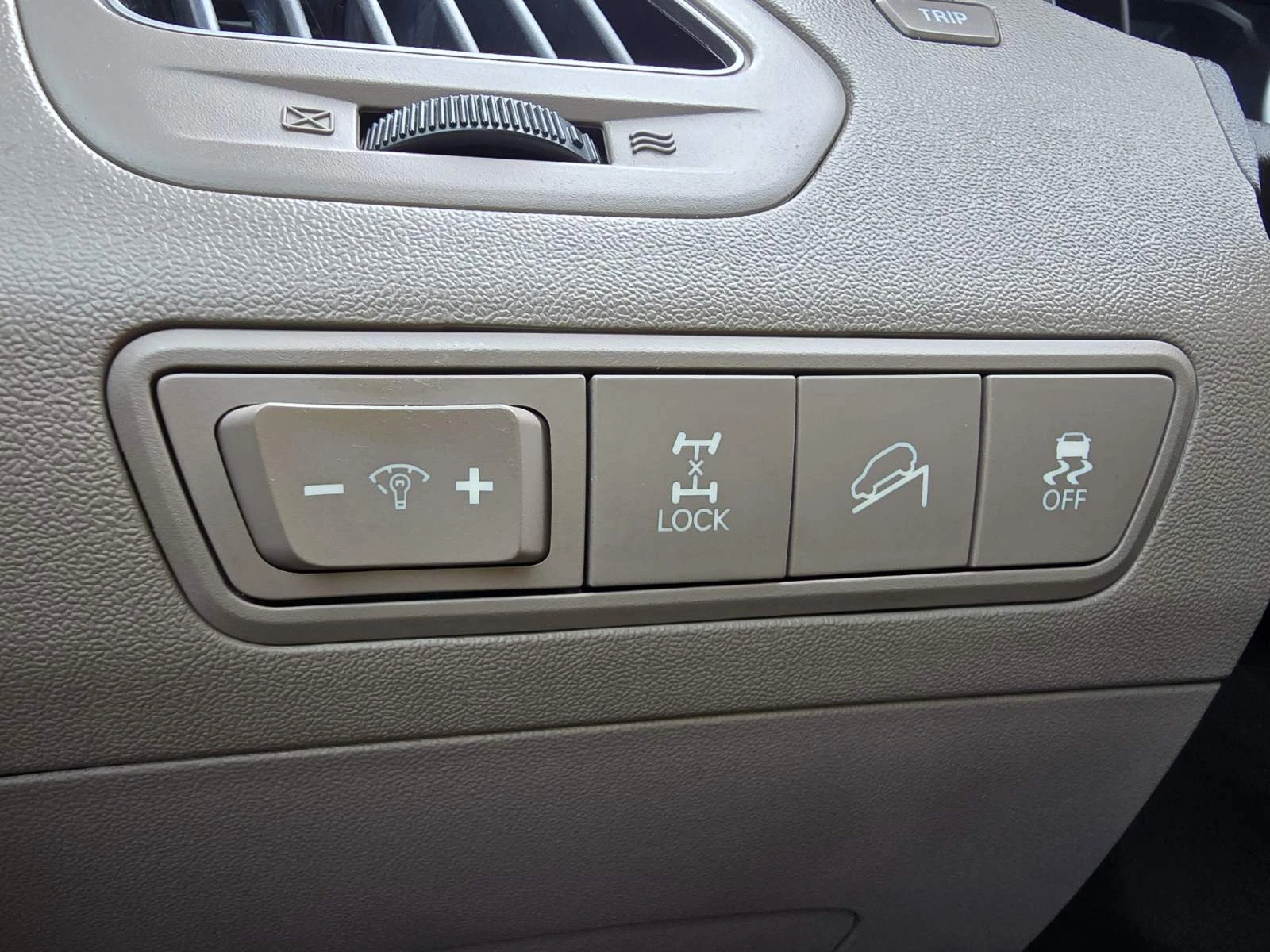 Hyundai IX35 2.0CRDI АВТОМАТИК КОЖА 4Х4, снимка 17 - Автомобили и джипове - 54653571