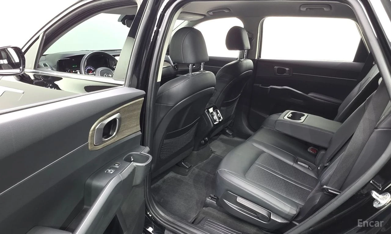 Kia Sorento 2.2D Prestige 4x4* ПОДГРЕВ* ОБДУХВАНЕ* КАМЕРА* , снимка 15 - Автомобили и джипове - 55250787