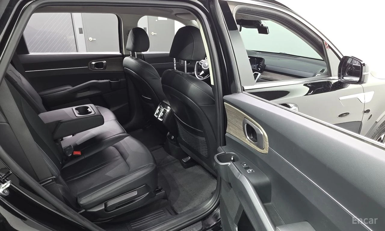 Kia Sorento 2.2D Prestige 4x4* ПОДГРЕВ* ОБДУХВАНЕ* КАМЕРА* , снимка 14 - Автомобили и джипове - 55250787