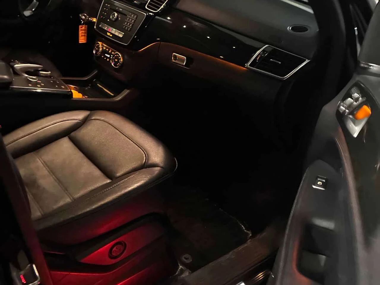 Mercedes-Benz GLE * AMG 43 * CARFAX * ОПЦИЯ ЗА ФИНАНСИРАНЕ , снимка 14 - Автомобили и джипове - 55396638