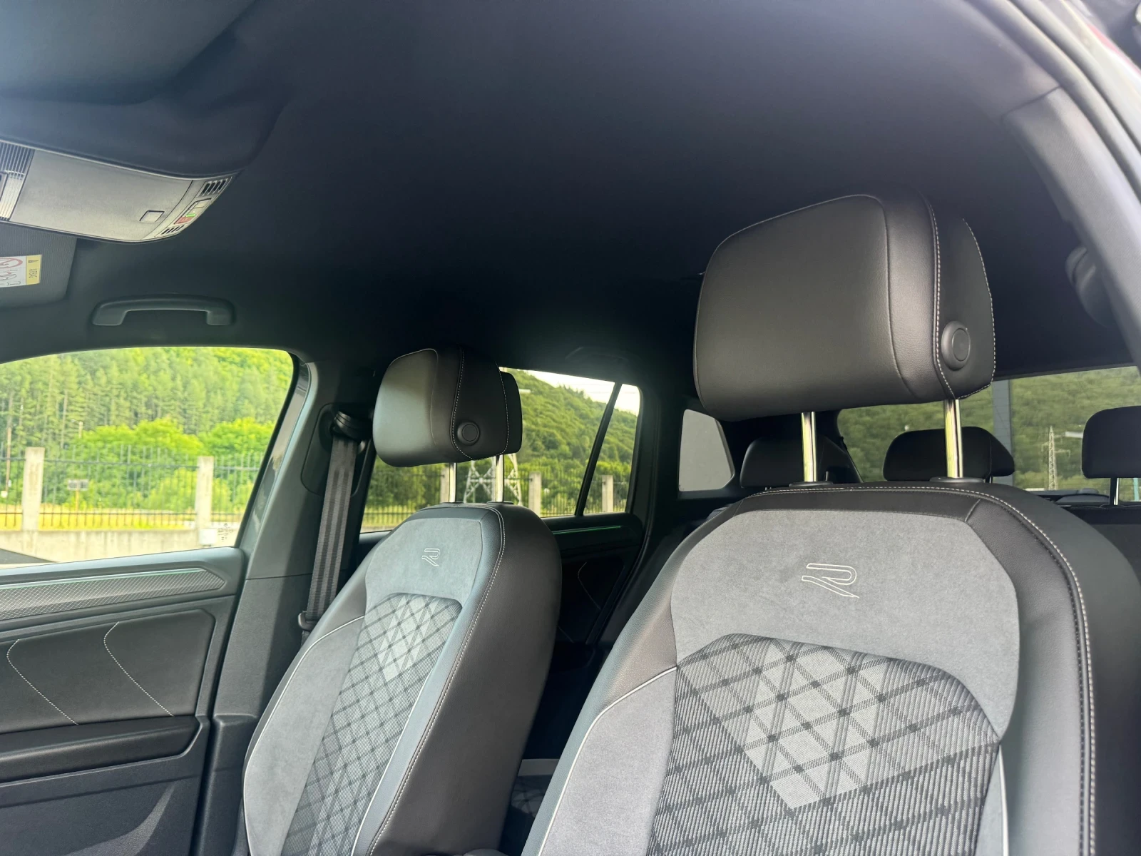VW Tiguan 2.0TDI/R-Lain/4x4/FULL, снимка 10 - Автомобили и джипове - 55425102
