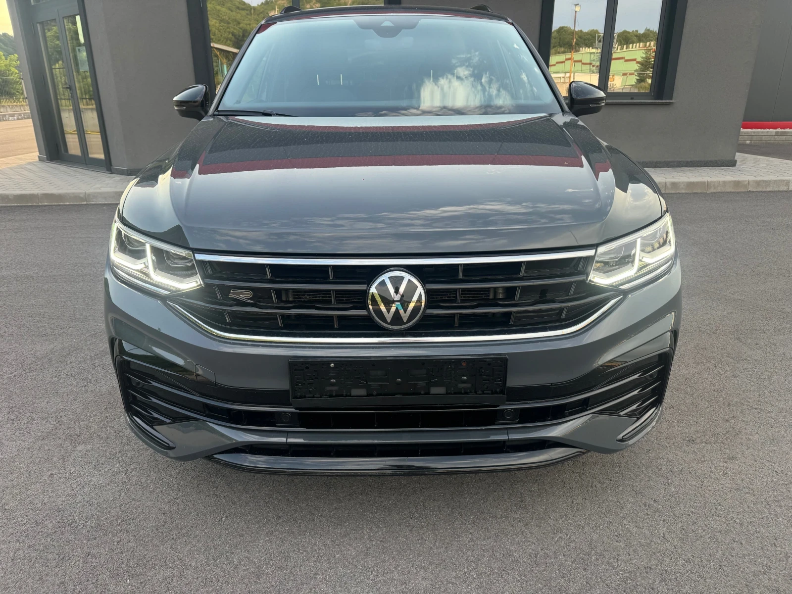VW Tiguan 2.0TDI/R-Lain/4x4/FULL, снимка 2 - Автомобили и джипове - 55425102