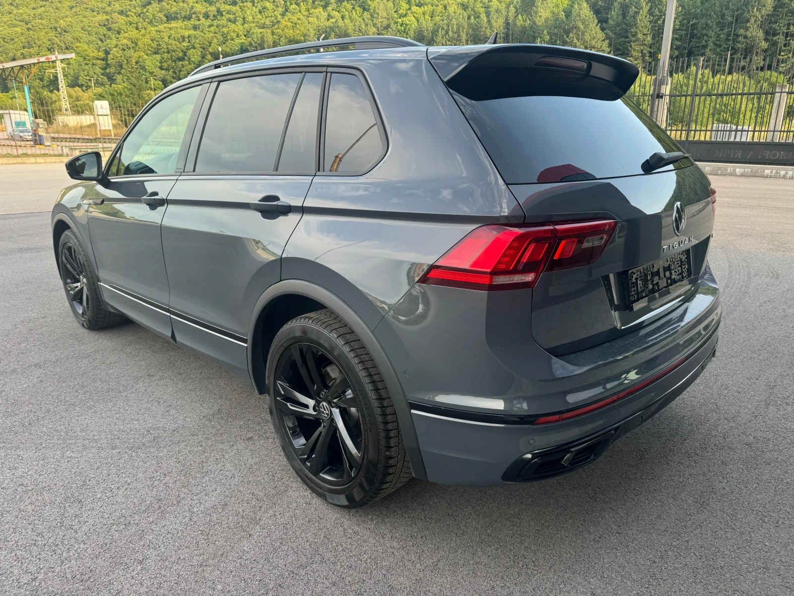VW Tiguan 2.0TDI/R-Lain/4x4/FULL, снимка 6 - Автомобили и джипове - 55425102