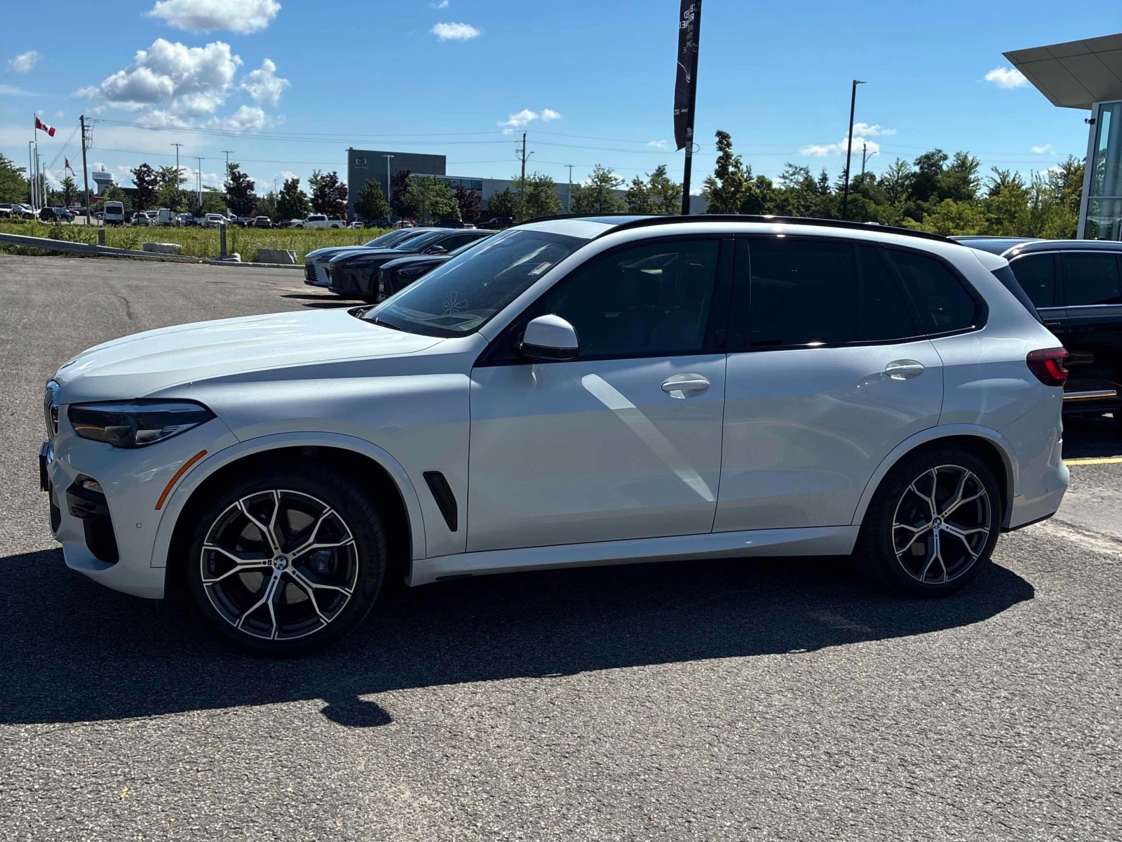 BMW X5 * xDrive40i * МАСАЖИ * ДИСТРОНИК * НОЩНО ВИЖДАНЕ *, снимка 2 - Автомобили и джипове - 55936461