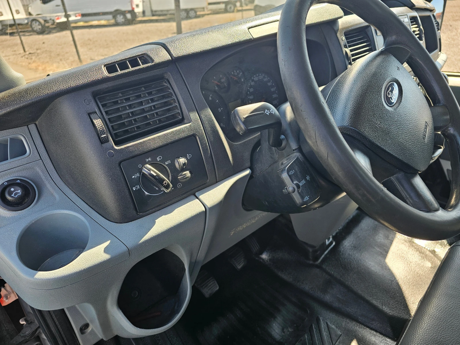 Ford Transit 2.4dcamocfal 3ctr., снимка 5 - Бусове и автобуси - 56311524
