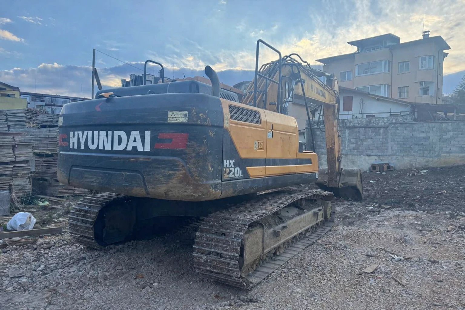 Багер Hyundai HX220, снимка 3 - Индустриална техника - 54069083