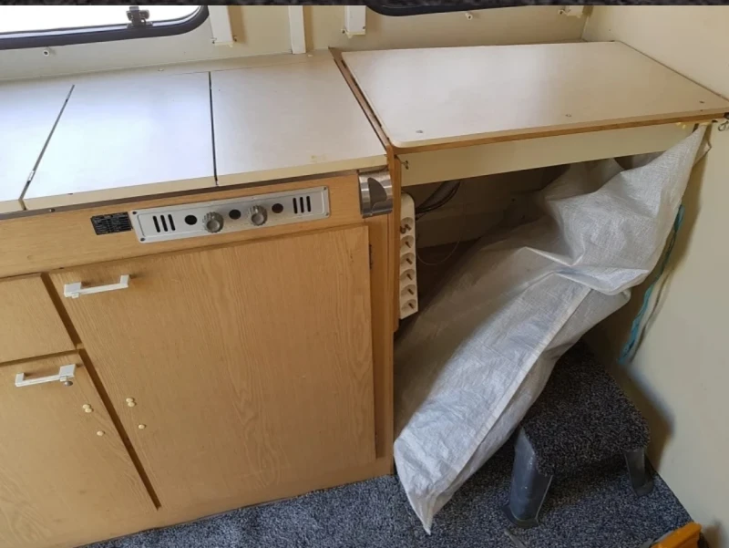 Каравана ABI KIP 400KK, снимка 8 - Каравани и кемпери - 45770198