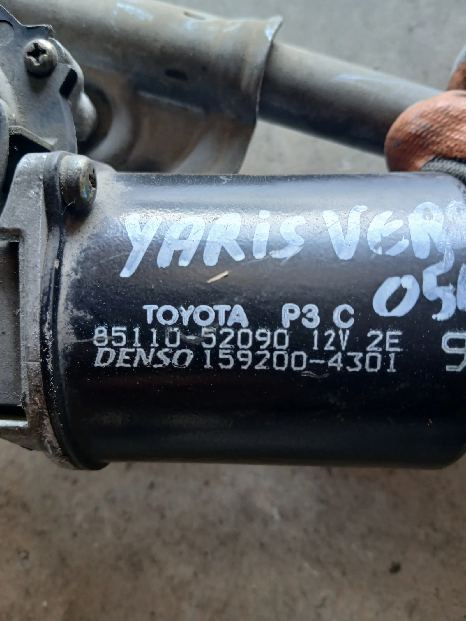 159200-4301 моторче с механизъм чистачки Toyota Yaris Verso 85110-52090, снимка 3 - Части - 54970637