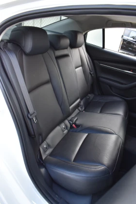 Mazda 3 2.5i* SKYACTIV* CARFAX - 32990 лв. / 16867.52 € - 25193905 11