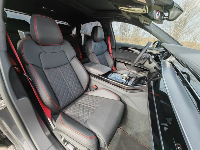 Audi S8 4.0 TFSI * 5 години гаранция* B&O 3D* Digital Ligh, снимка 11 - Автомобили и джипове - 43879288