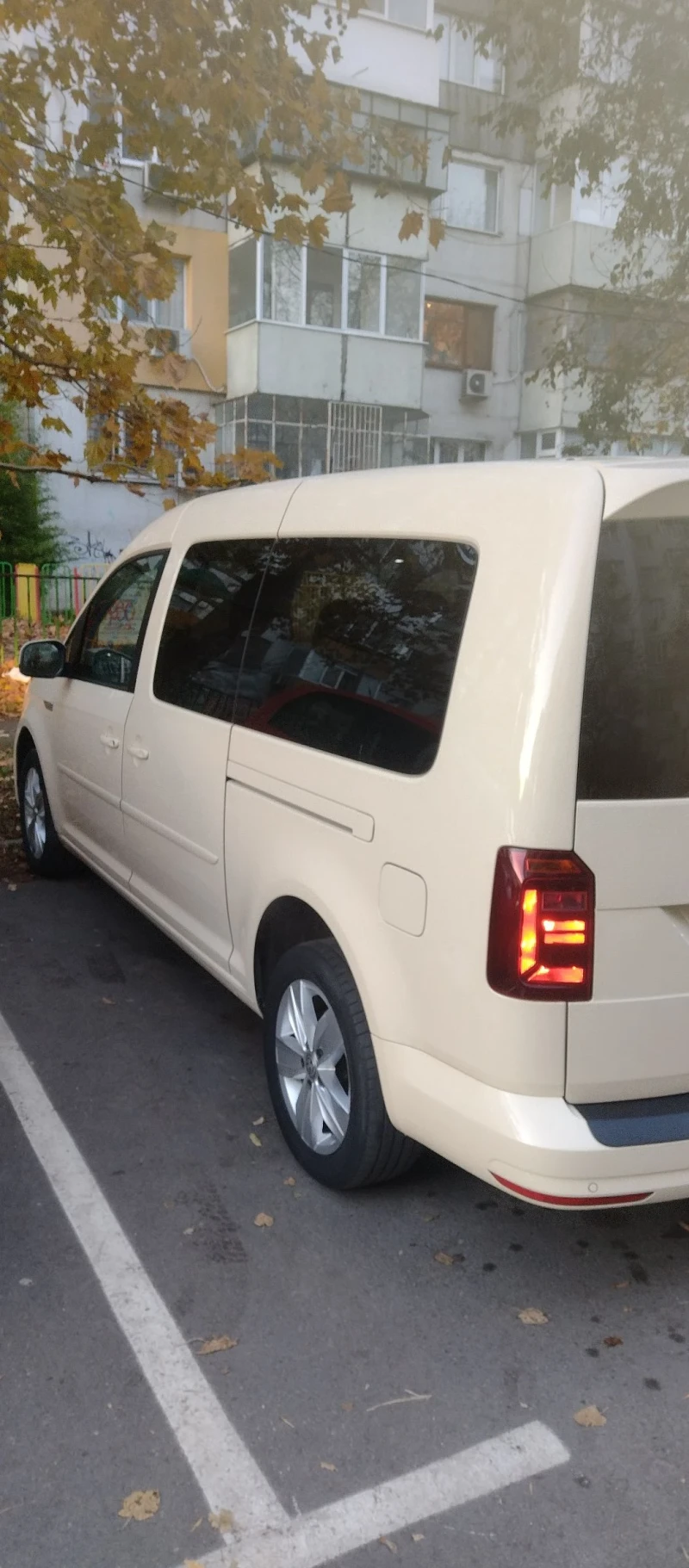 VW Caddy  6+ 1 METAN МАКСИ, снимка 3 - Автомобили и джипове - 47939905