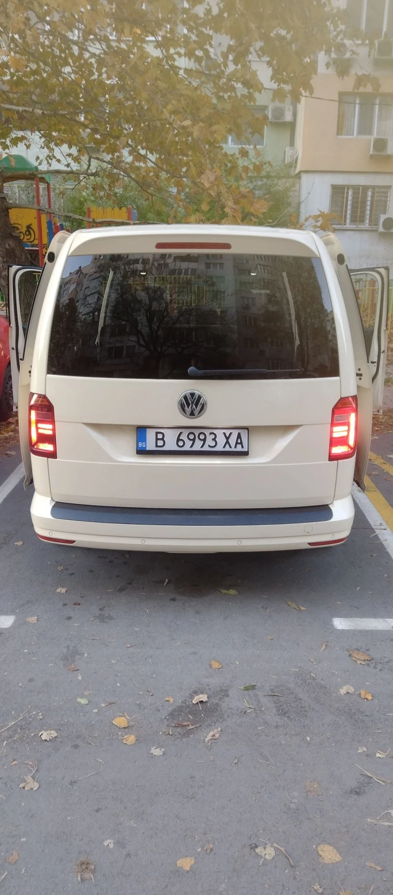 VW Caddy  6+ 1 METAN МАКСИ, снимка 2 - Автомобили и джипове - 47939905