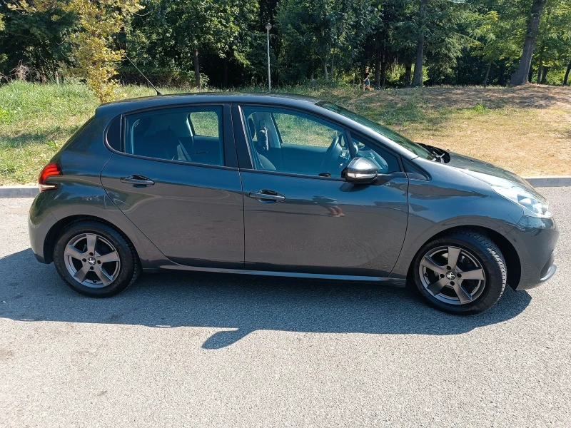 Peugeot 208, снимка 5 - Автомобили и джипове - 51093205
