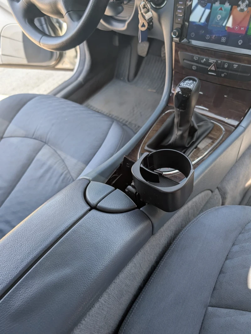 Mercedes-Benz E 220, снимка 10 - Автомобили и джипове - 51884533