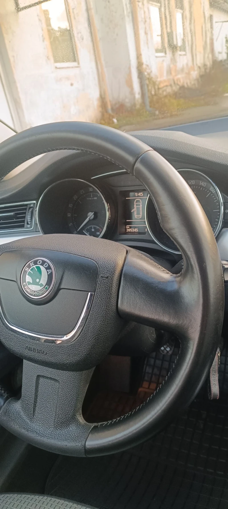 Skoda Superb 1.6 TDI 105k.c , снимка 12 - Автомобили и джипове - 52831901
