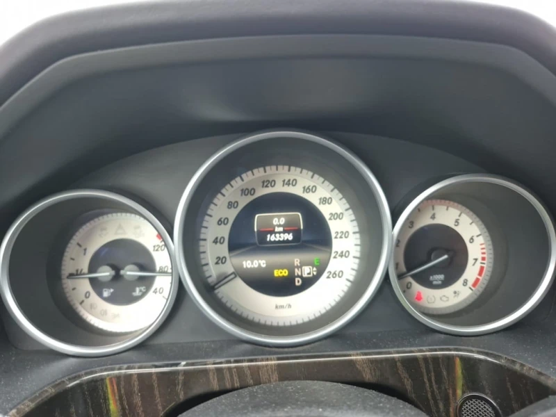 Mercedes-Benz E 500 * 550 SPORT * CARFAX * БЕЗ ПЪРВОНАЧАЛНА ВНОСКА, снимка 10 - Автомобили и джипове - 53210740