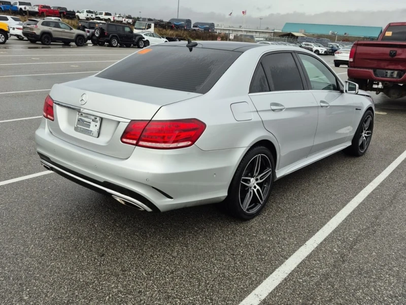 Mercedes-Benz E 500 * 550 SPORT * CARFAX * БЕЗ ПЪРВОНАЧАЛНА ВНОСКА, снимка 3 - Автомобили и джипове - 53210740