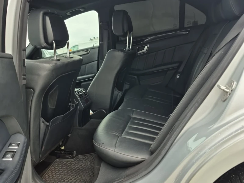 Mercedes-Benz E 500 * 550 SPORT * CARFAX * БЕЗ ПЪРВОНАЧАЛНА ВНОСКА, снимка 12 - Автомобили и джипове - 53210740