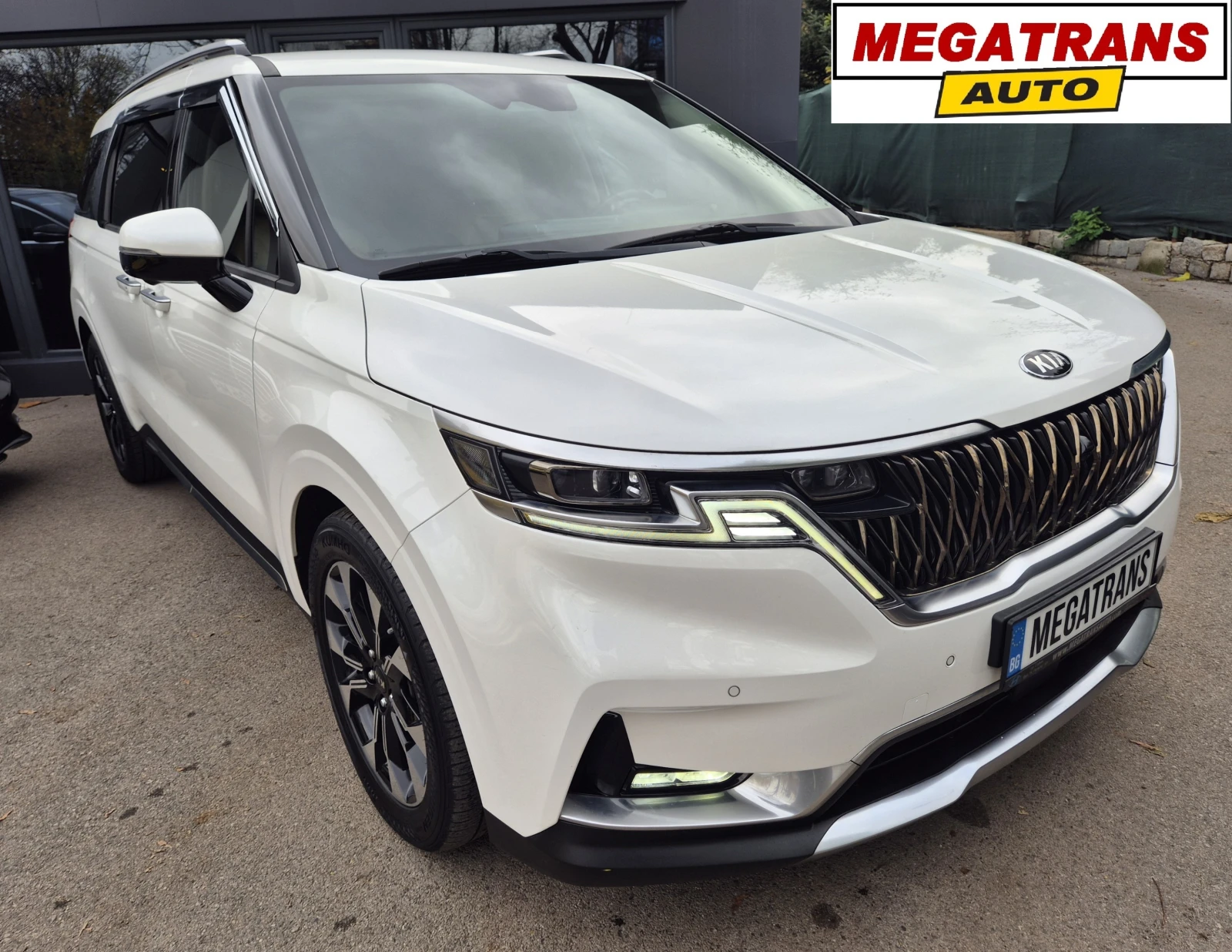 Kia Carnival 2.2 CRDI 8+ 1 ДДС Signature - Наличен в БГ, снимка 1