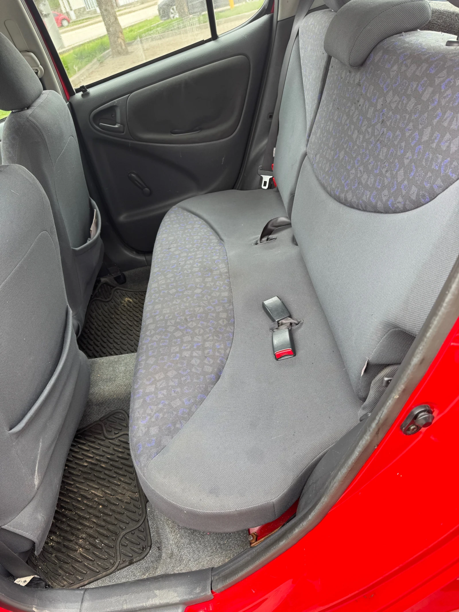 Toyota Yaris 1.3 - изображение 6