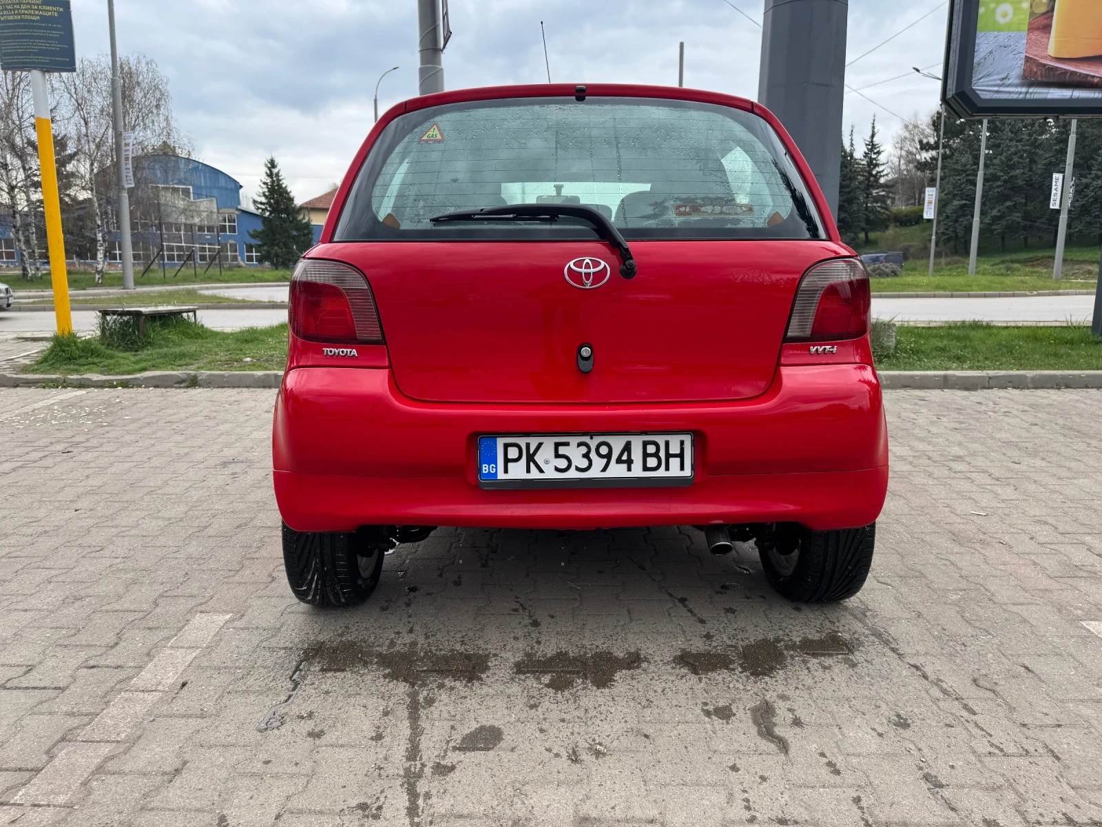 Toyota Yaris 1.3 - изображение 2