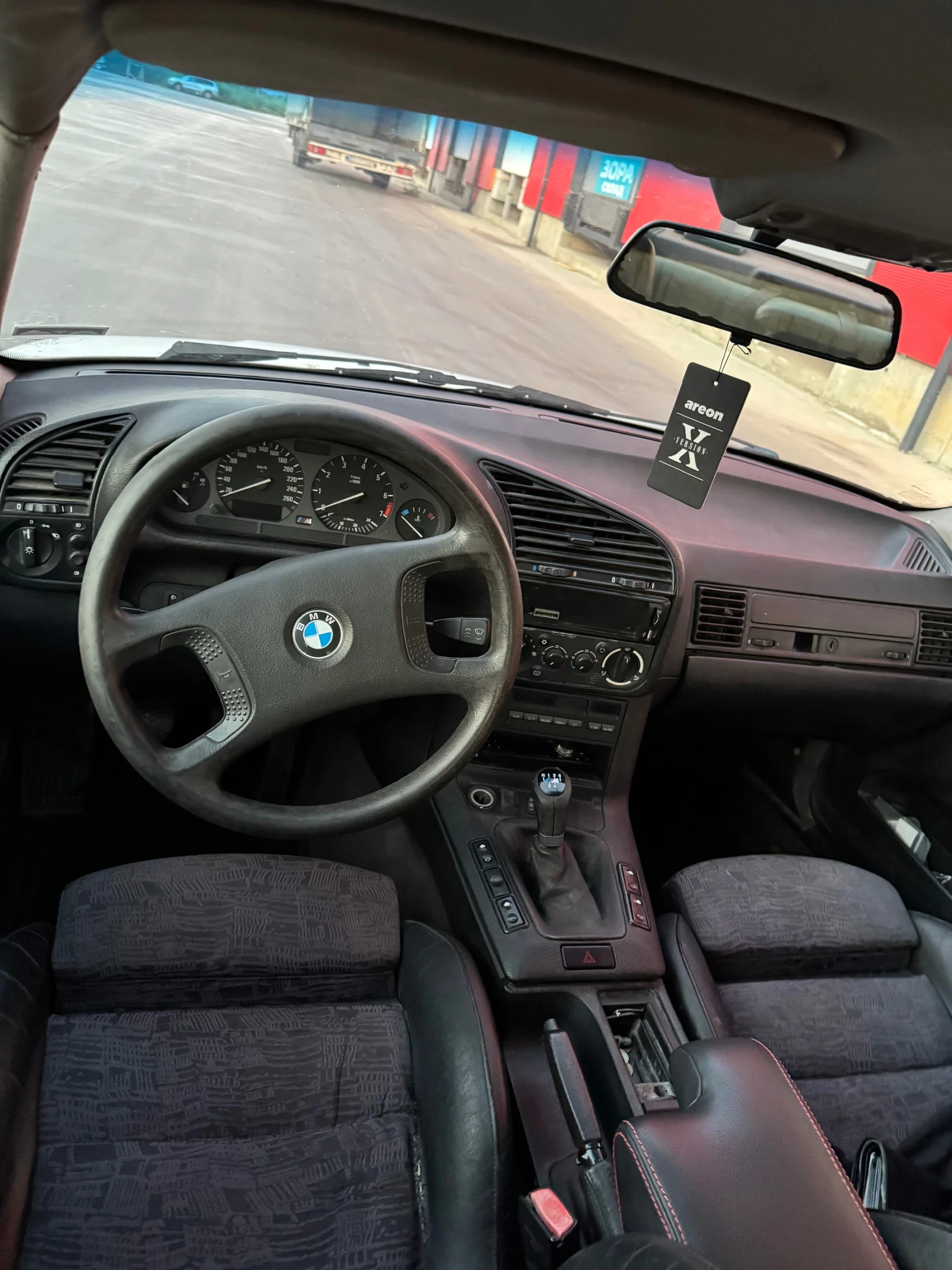 BMW 320  - изображение 6