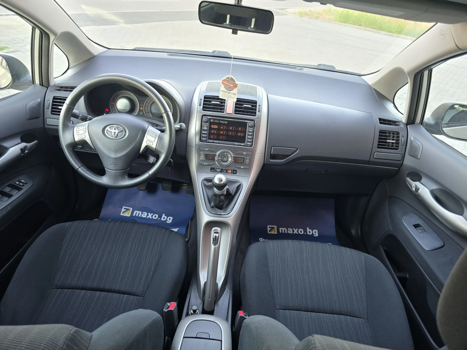 Toyota Auris 1.6i/НАВИ/НОВА - изображение 10