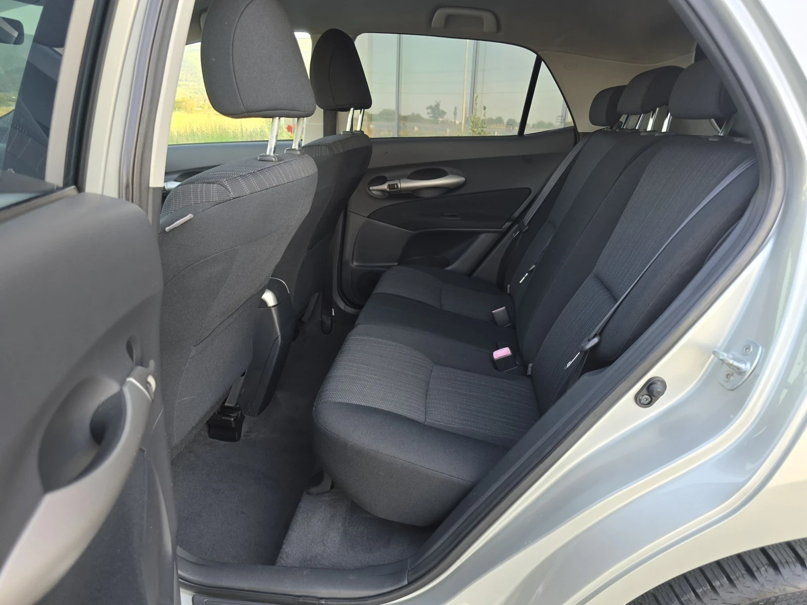 Toyota Auris 1.6i/НАВИ/НОВА - изображение 8