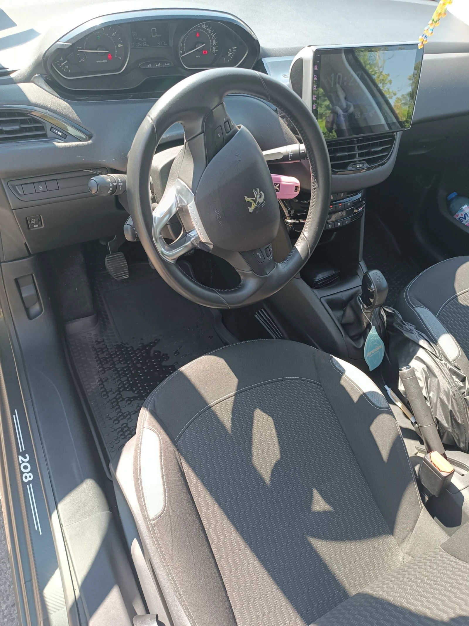 Peugeot 208  - изображение 9