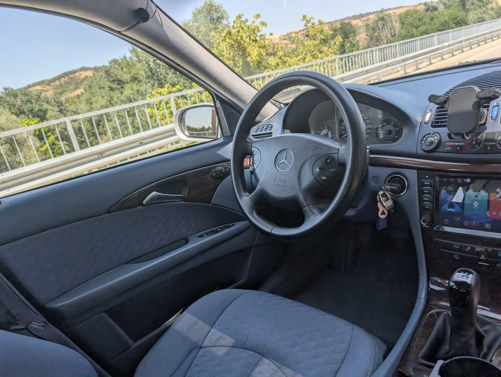 Mercedes-Benz E 220  - изображение 2