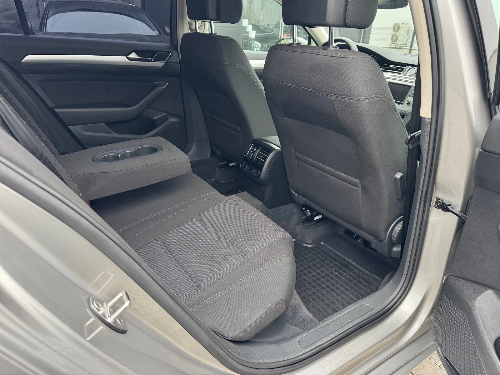 VW Passat 2.0TDi �������/���������/��������� | Mobile.bg � ����������� 14