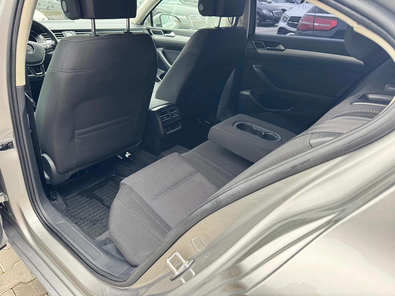 VW Passat 2.0TDi �������/���������/��������� | Mobile.bg � ����������� 13