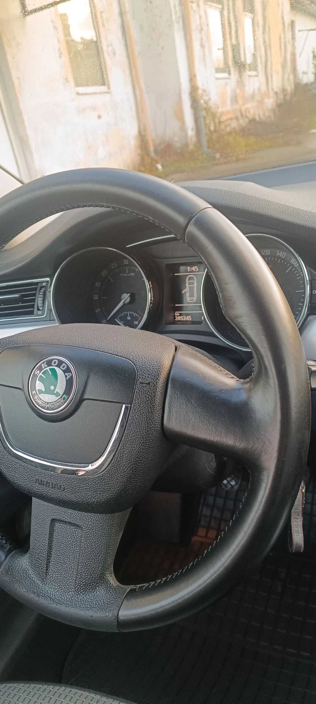 Skoda Superb 1.6 TDI 105k.c  | Mobile.bg � ����������� 12