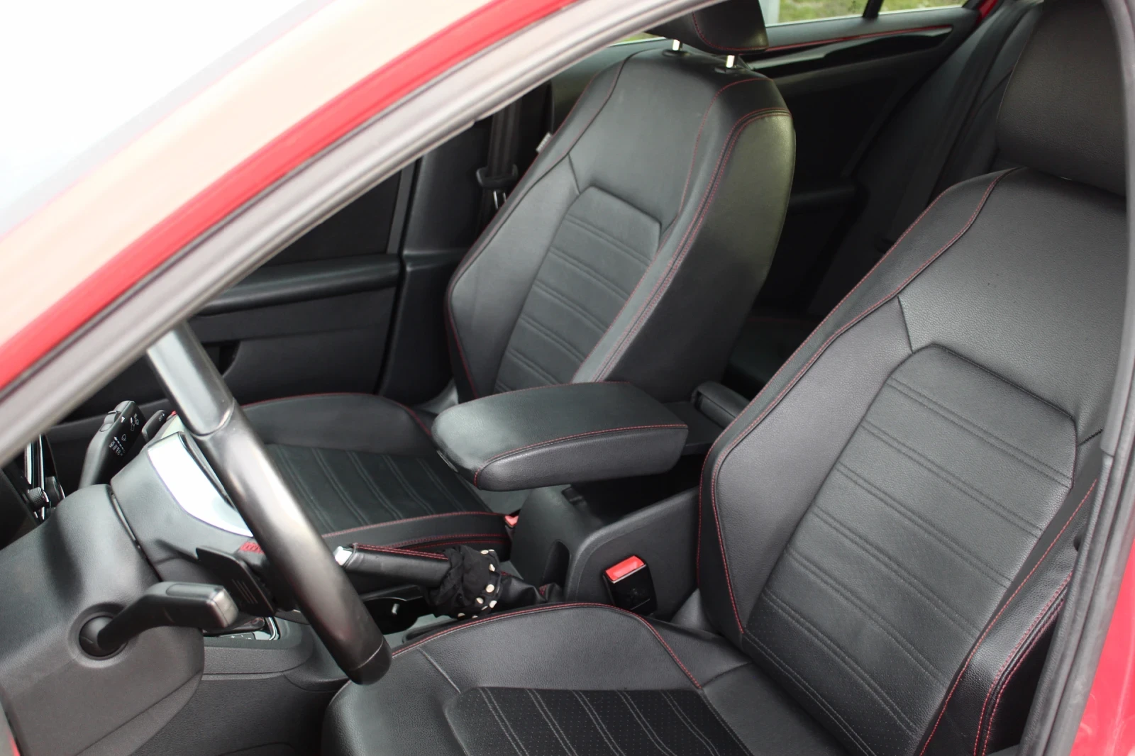 VW Golf VW Jetta GLI 2.0 TSI 211hp/DSG/99km/Keyless/TOP, снимка 12 - Автомобили и джипове - 53785510