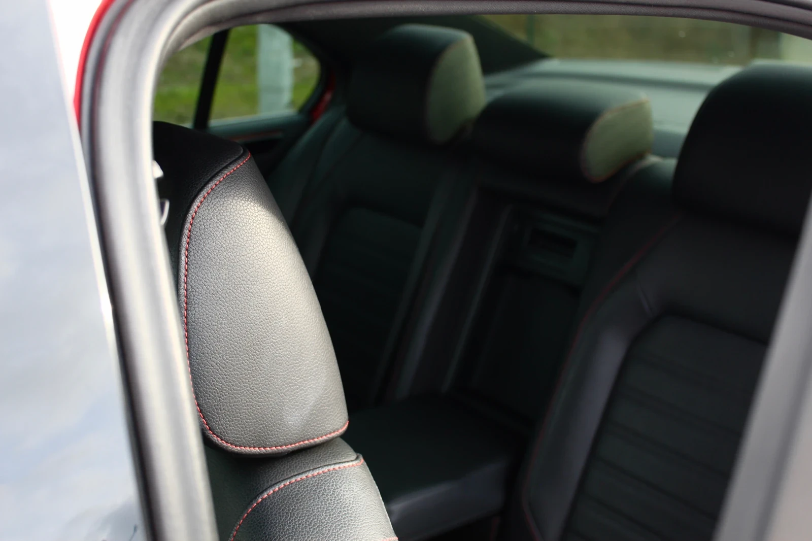 VW Golf VW Jetta GLI 2.0 TSI 211hp/DSG/99km/Keyless/TOP, снимка 13 - Автомобили и джипове - 53785510