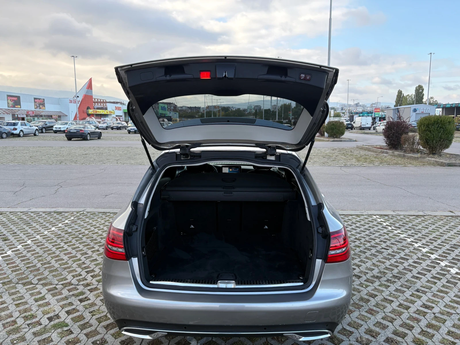 Mercedes-Benz C 200, снимка 8 - Автомобили и джипове - 54007802