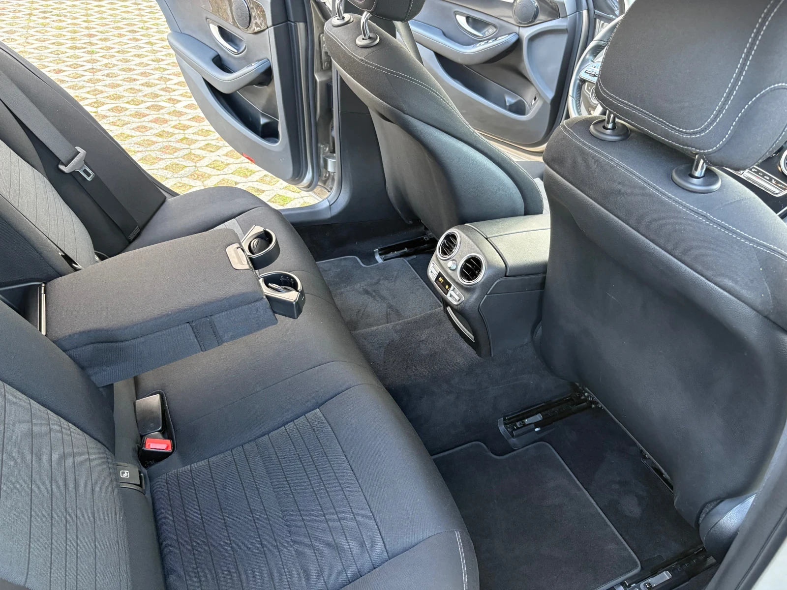 Mercedes-Benz C 200, снимка 15 - Автомобили и джипове - 54007802