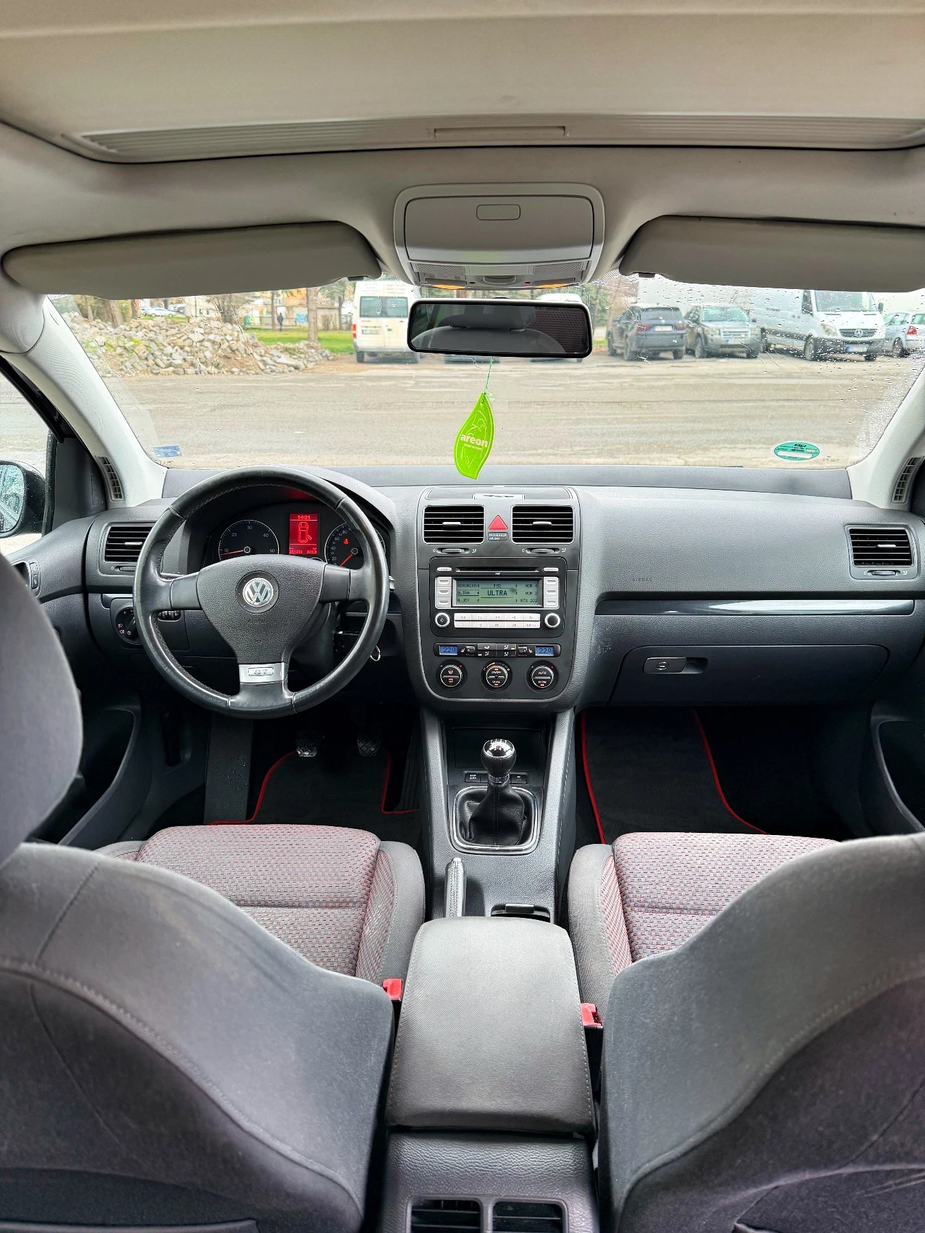 VW Golf 2.0TDI GT, снимка 10 - Автомобили и джипове - 54009800