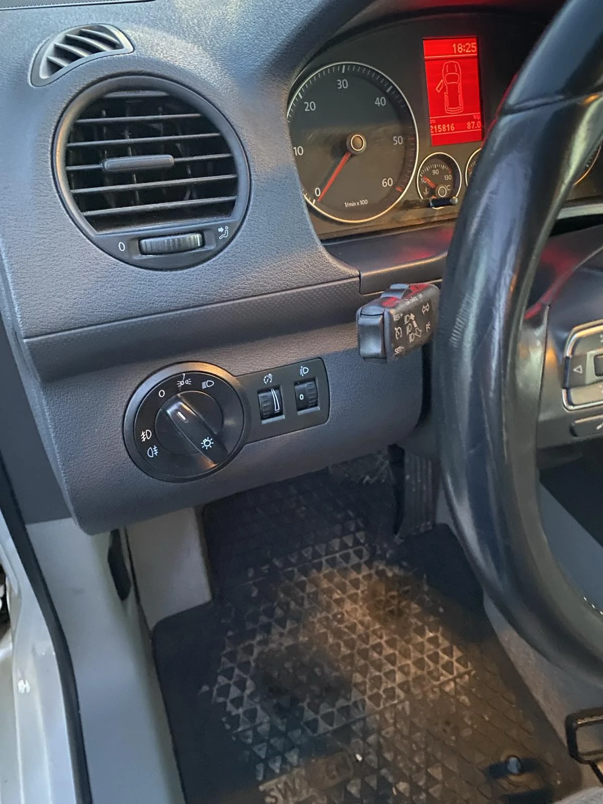 VW Caddy, снимка 13 - Автомобили и джипове - 54122041