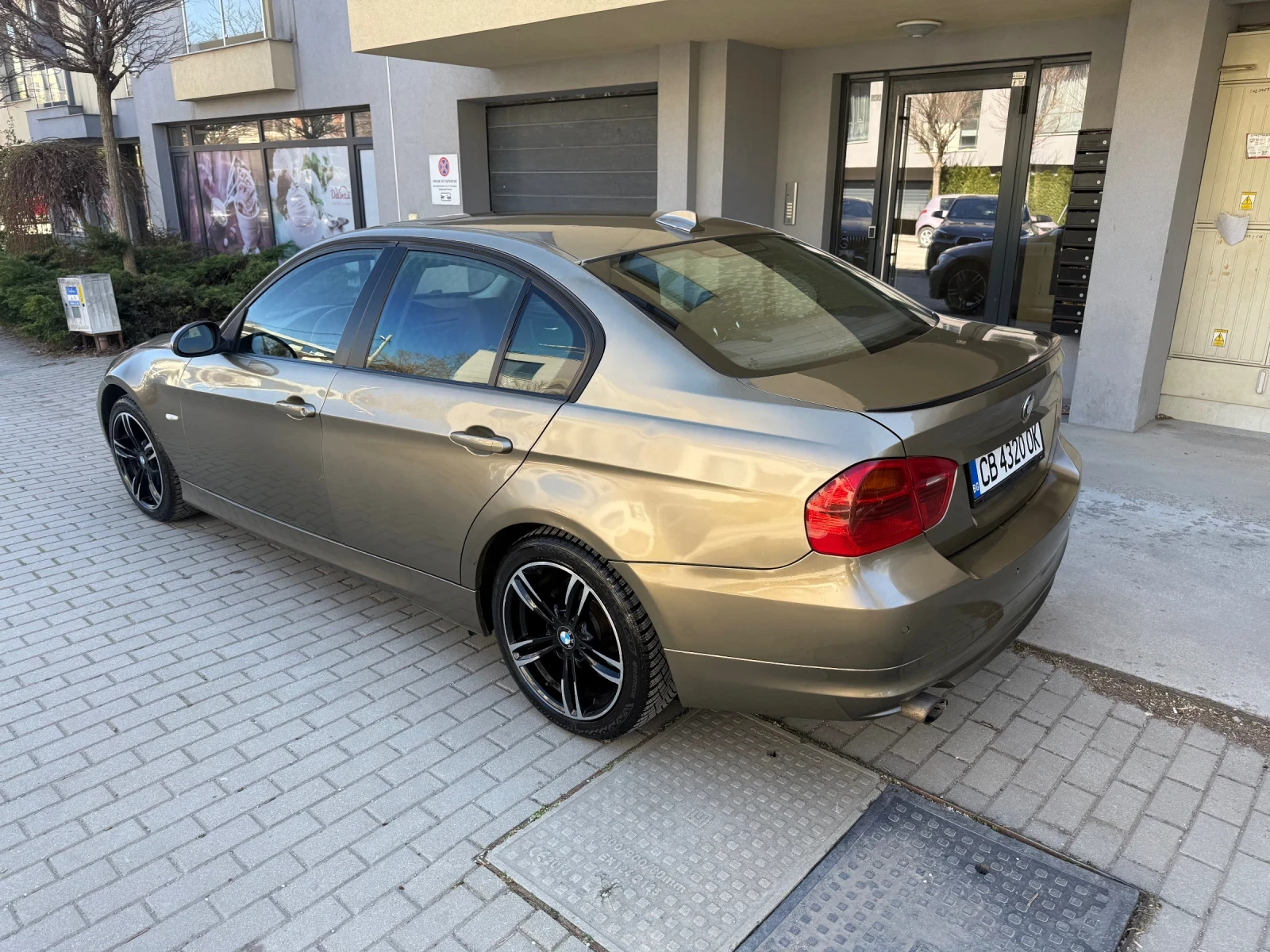 BMW 320, снимка 6 - Автомобили и джипове - 54135749