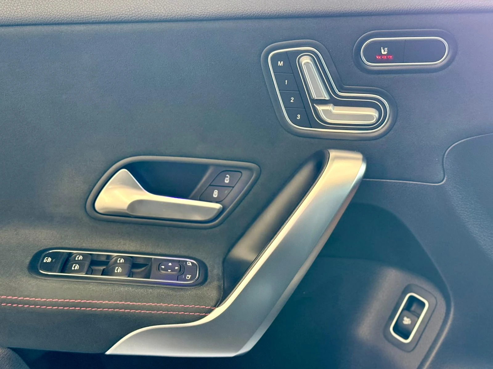 Mercedes-Benz A 200 AMG* Подгрев* Лизинг , снимка 7 - Автомобили и джипове - 54156469