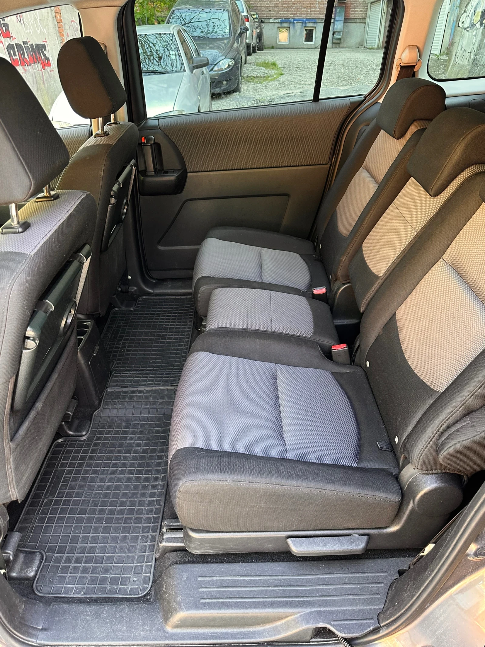Mazda 5 2.0 diesel, снимка 13 - Автомобили и джипове - 54424395