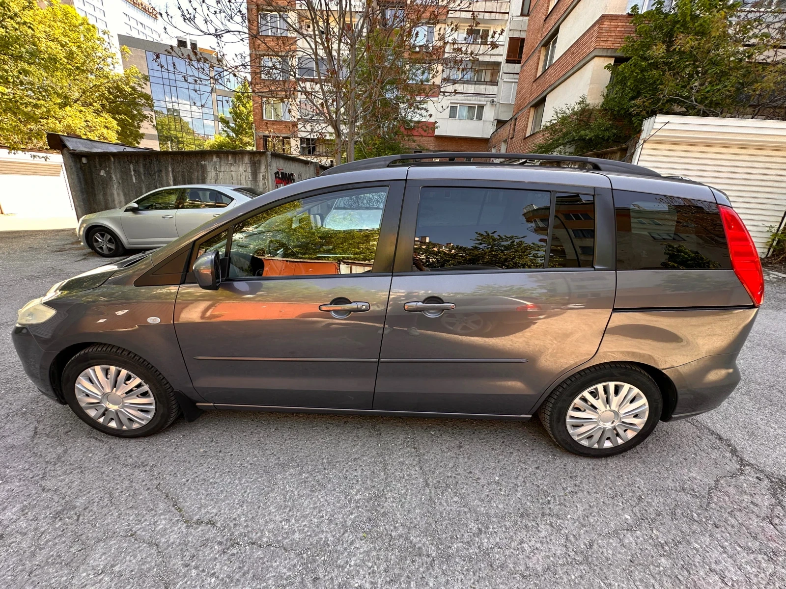 Mazda 5 2.0 diesel, снимка 4 - Автомобили и джипове - 54424395