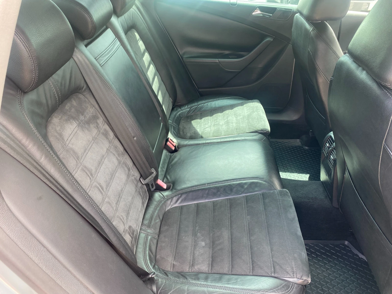 VW Passat 2.0TDI HighLine, снимка 11 - Автомобили и джипове - 54565946